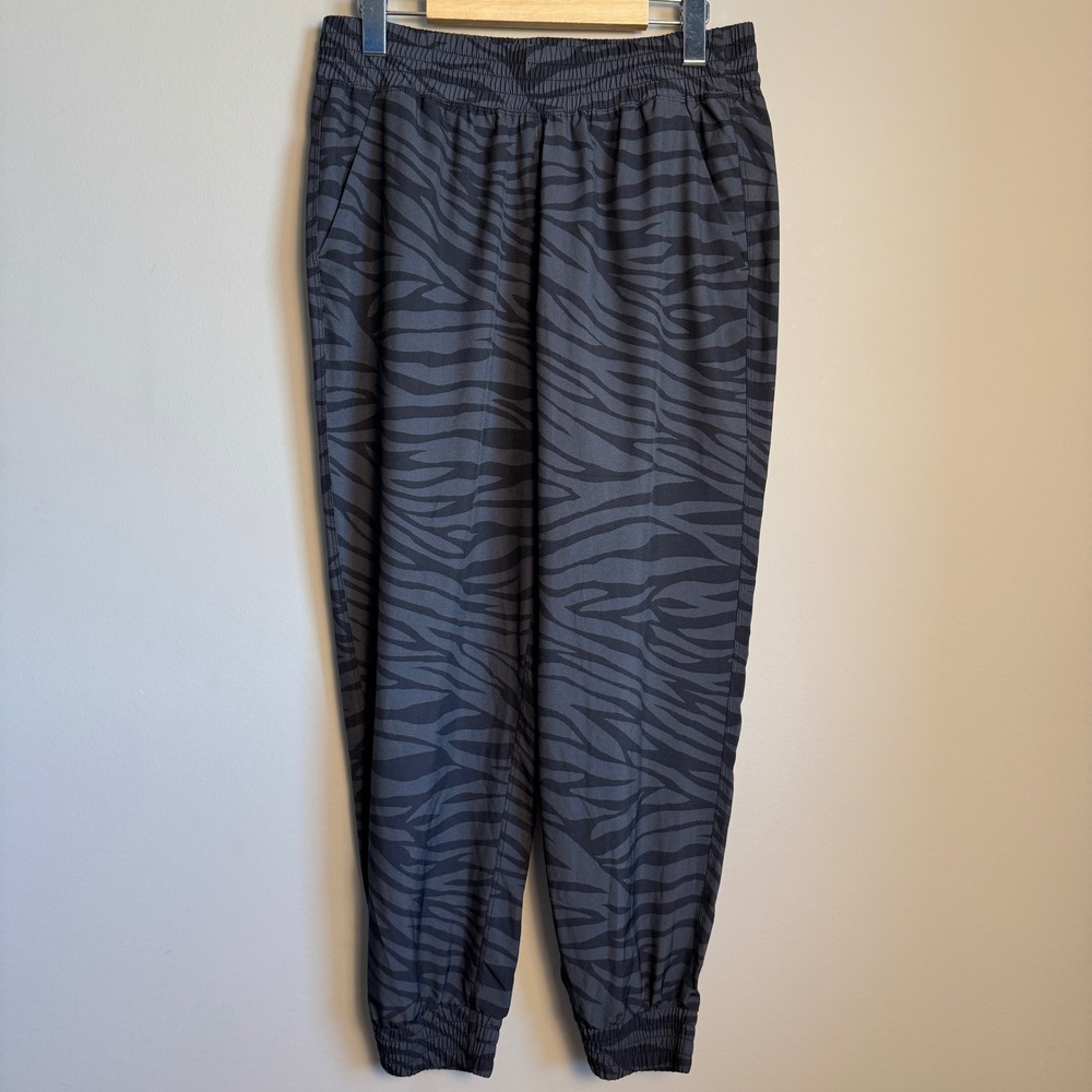 Old Navy Active Womens Stretchtech Joggers Zebra Print Gray Athleisure Pants M‎